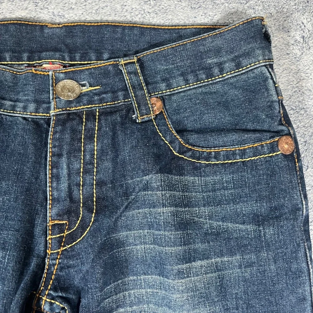True Religion Billy Super T Dark Wash Straight Leg Jeans Men 34x33 Yellow Stitch